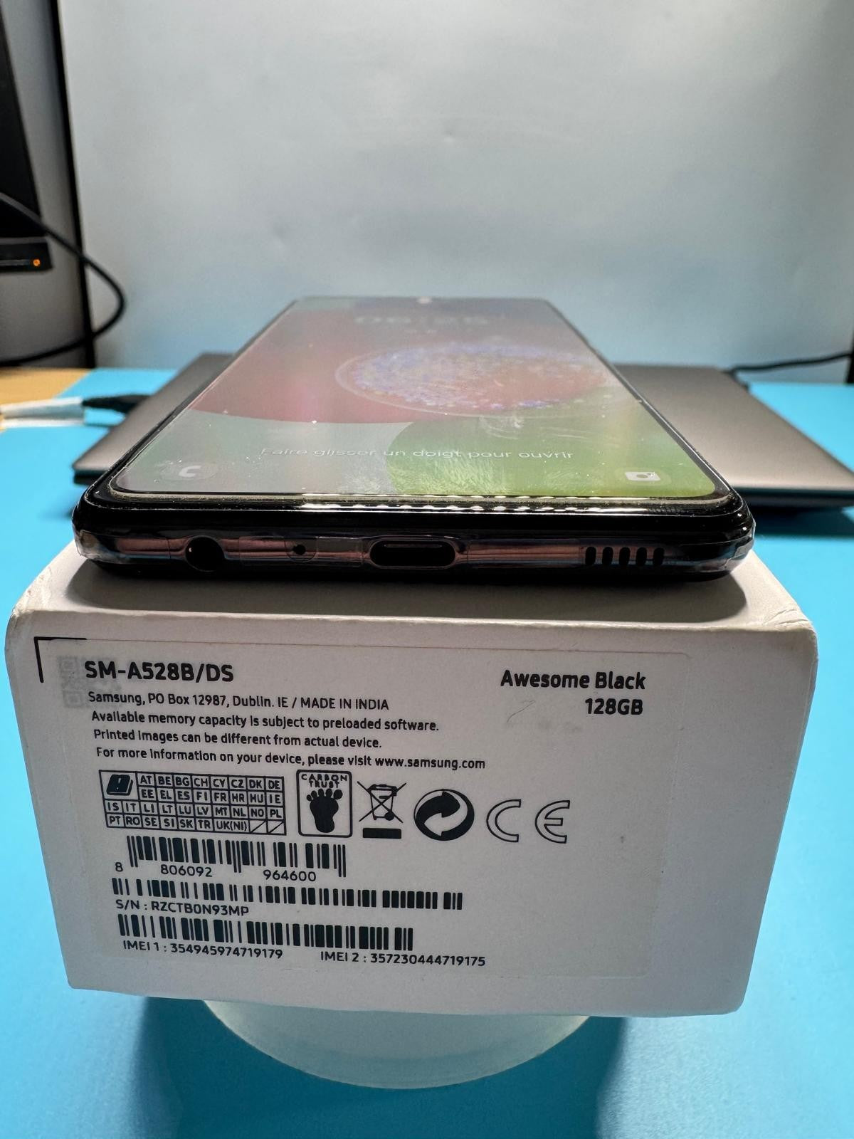 Samsung Galaxy A52s 5G 128 Go – Noir – Dual SIM – Très bon état –Boîte d’origine